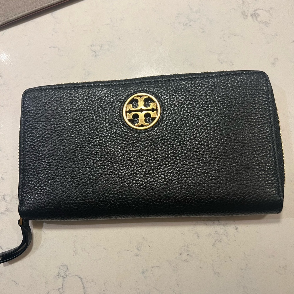 Tory Burch Black Leather Wallet